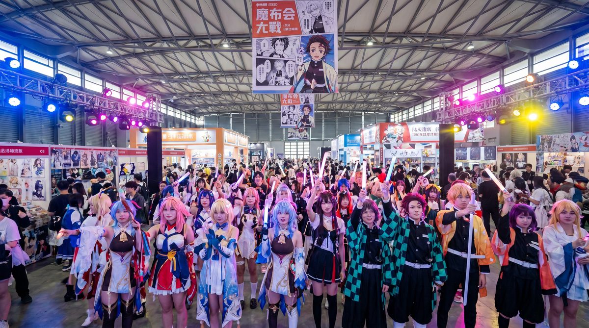 7天眼镜妹动漫cosplay视频